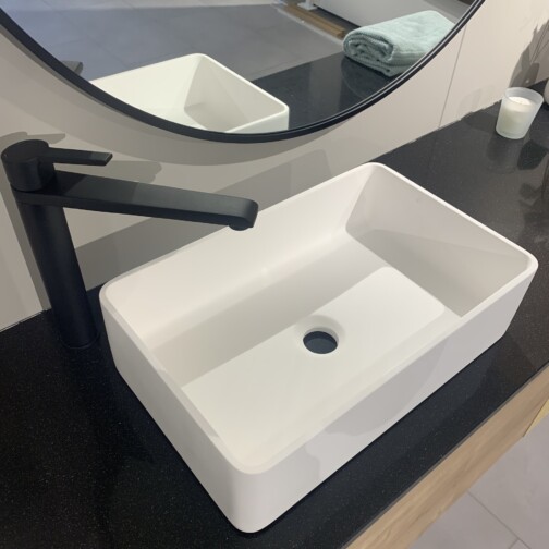 Opzet Lavabo Qube Wit Mat – Solid Surface 45 x 28 cm